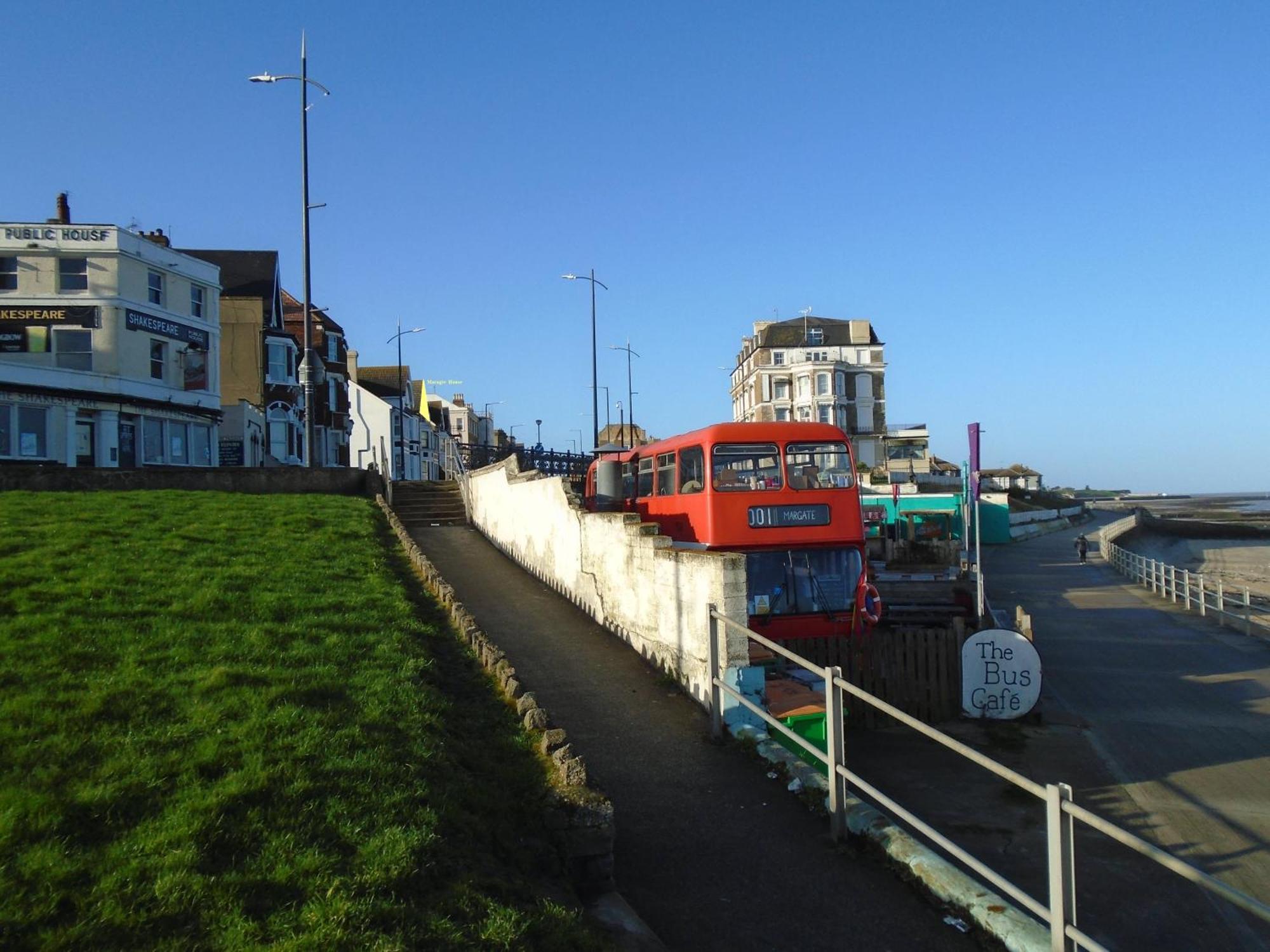 Ocean View Double With Ensuite, With Access To Private Garden And Bike Store Margate Esterno foto
